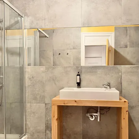 Friendly Hills Bairro Alto * Lizbona